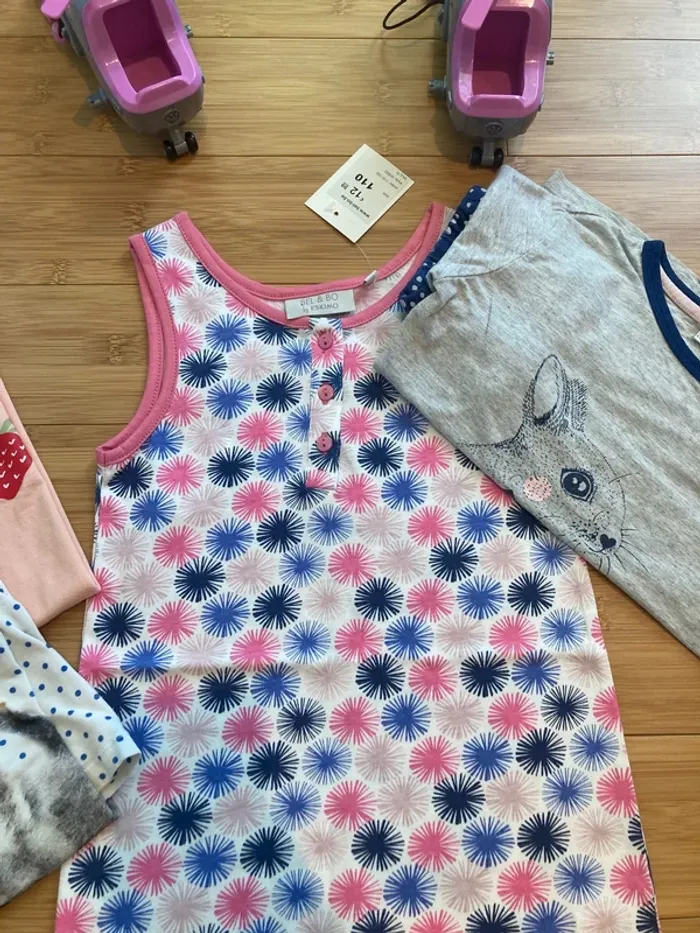 5 ans - Set de 4 vêtements de nuit - 3 chemises de nuit et 1 pyjama 2 pièces - photo numéro 2