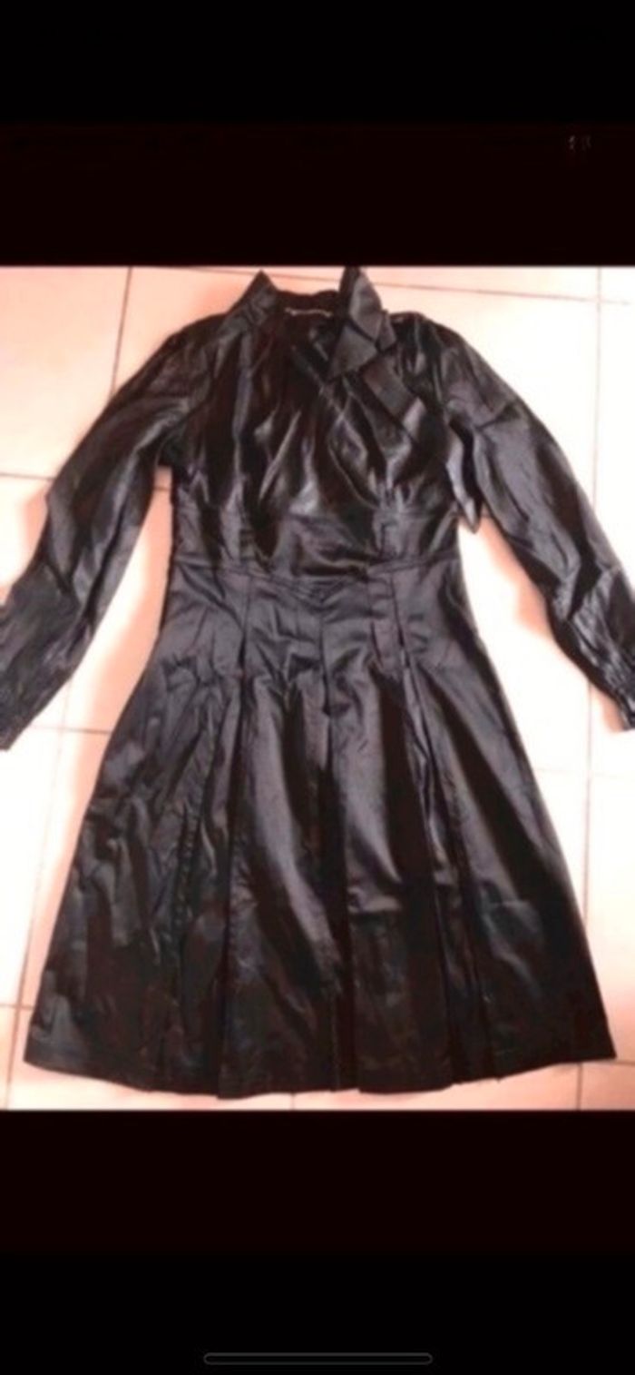 Robe noire - photo numéro 3