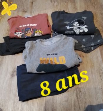 Pyjamas garçon 8 ans bon état 
