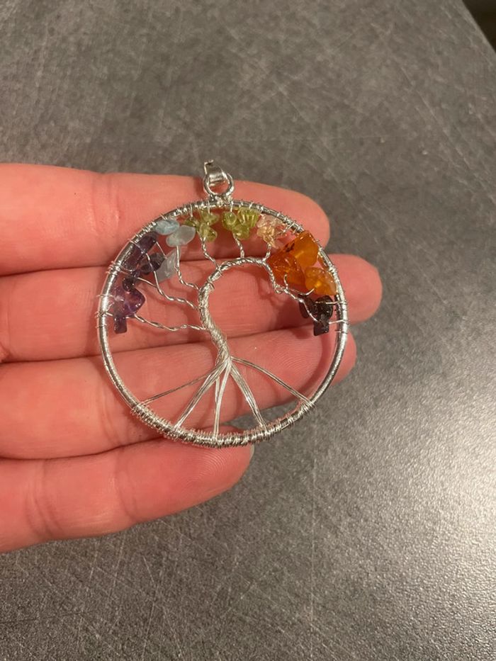 Pendentif grand arbre de vie - 7 chakras - Pierres naturelles
