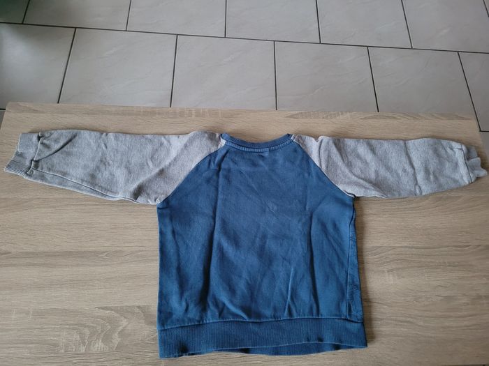 Pull garçon en 4/5 ans - photo numéro 2