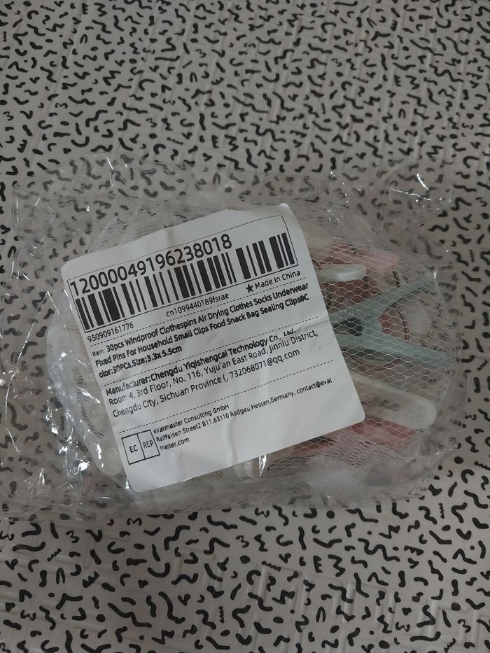 Lot de 30 pinces à linge colorées - photo numéro 3