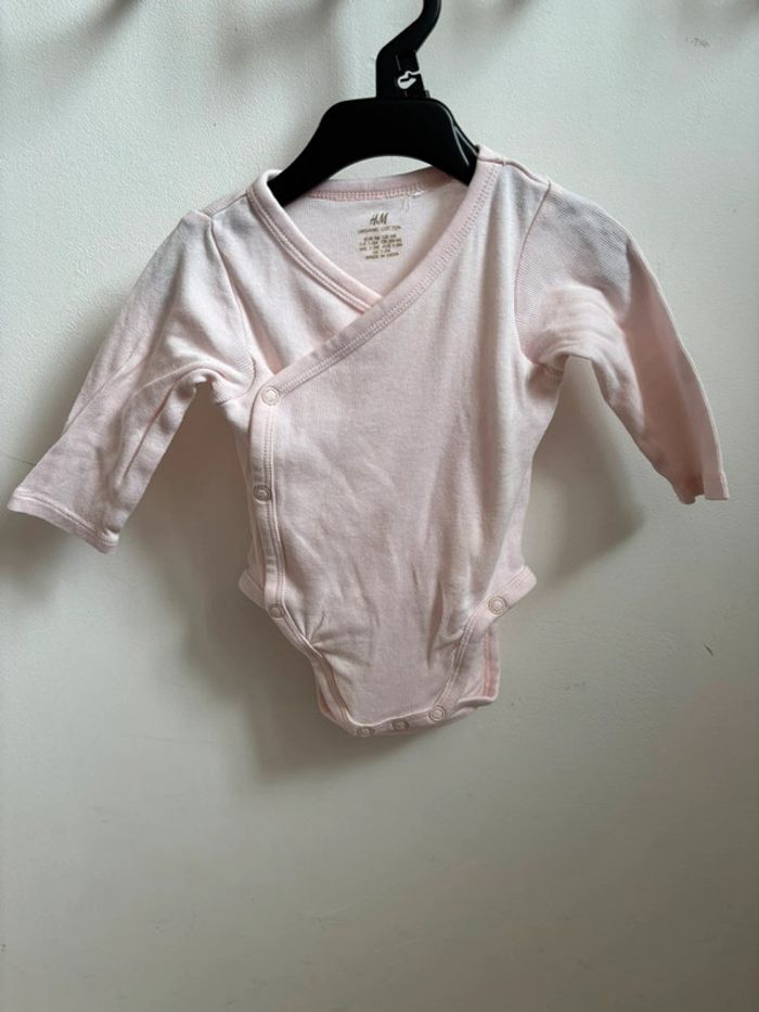 Lot 3 bodies H&M fille 1-2mois - photo numéro 3