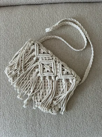 Sac pochette en bandoulière macramé pretty wire 🥥