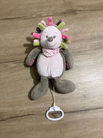 Peluche musicale Nattou