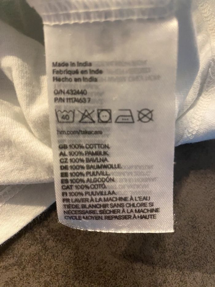 T-shirt Hulk H&M taille 4/6 ans - photo numéro 3