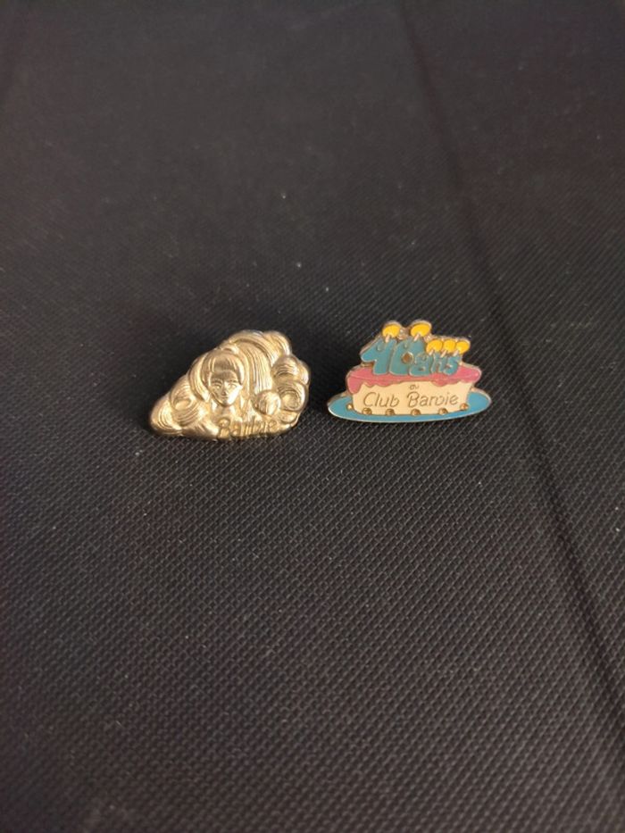 Lot de 2 pin's Barbie
