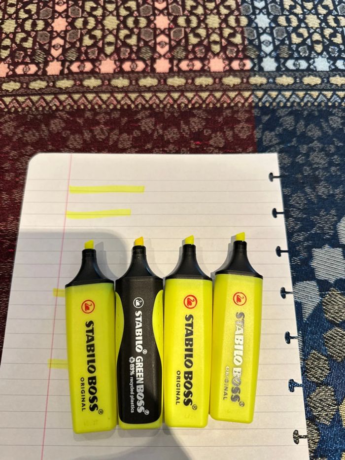 Lot de 4 fluos Stabilo jaunes - photo numéro 3