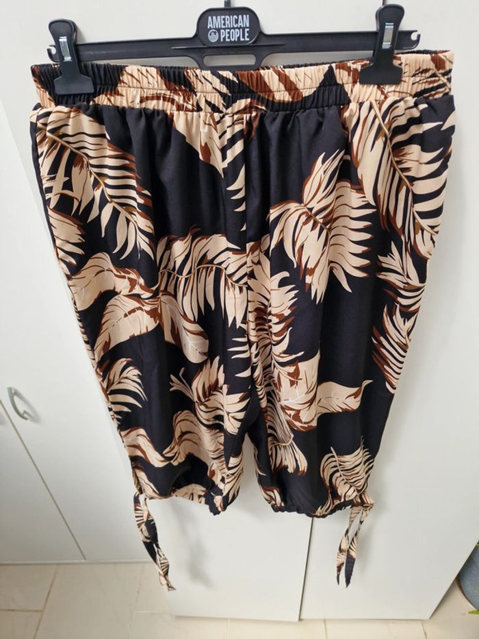 Pantalon Corsaire Noir Fluide Court Imprimé Feuillage Beige Marron - photo numéro 2