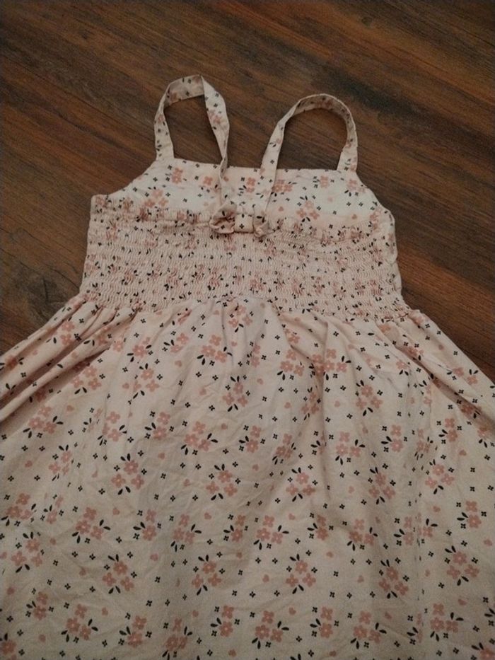 Robe rose pâle à fleurs - photo numéro 4