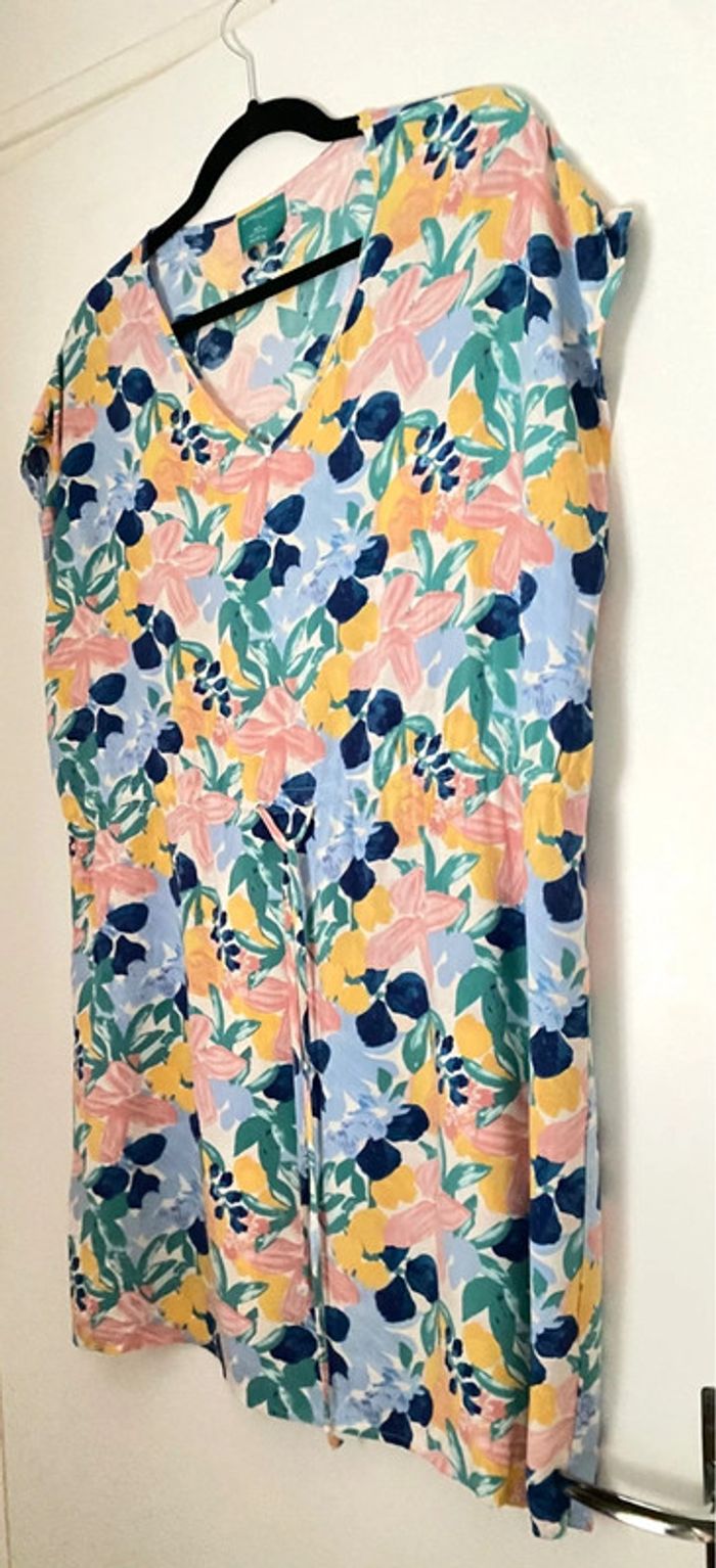 Robe D’Ete Sans Manches  Imprimée Fleurs Taille M - photo numéro 2