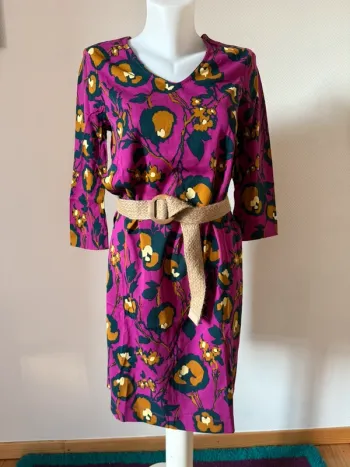 Robe coloré violette neuve avec étiquette taille XS- S zilch