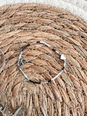 Bracelet Perle Femme neuf gris noir blanc cœur