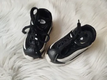Nike noir
