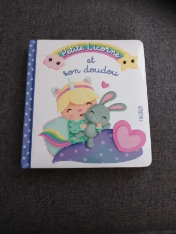 Livre - Petite Licorne et son doudou