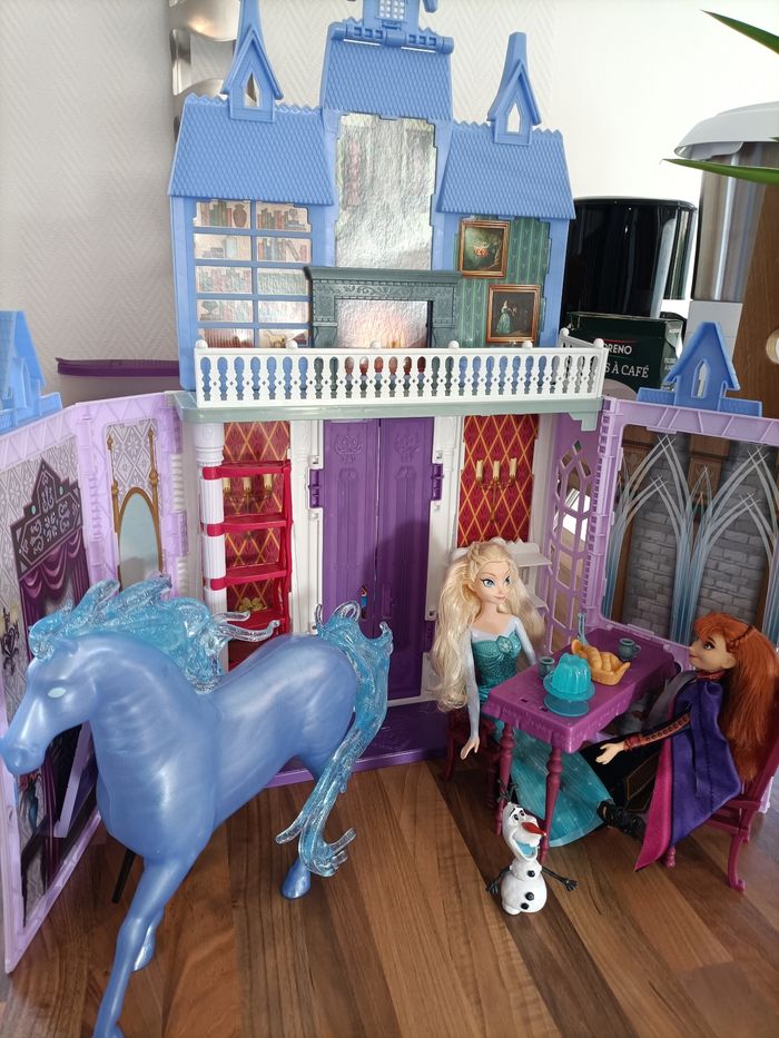 Château Arendelle Reine des Neiges + Elsa + Anna + Nok + accessoires - photo numéro 4
