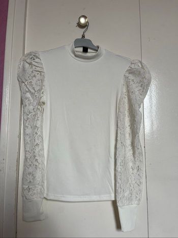 Tee shirt blanc dentelle épaulettes