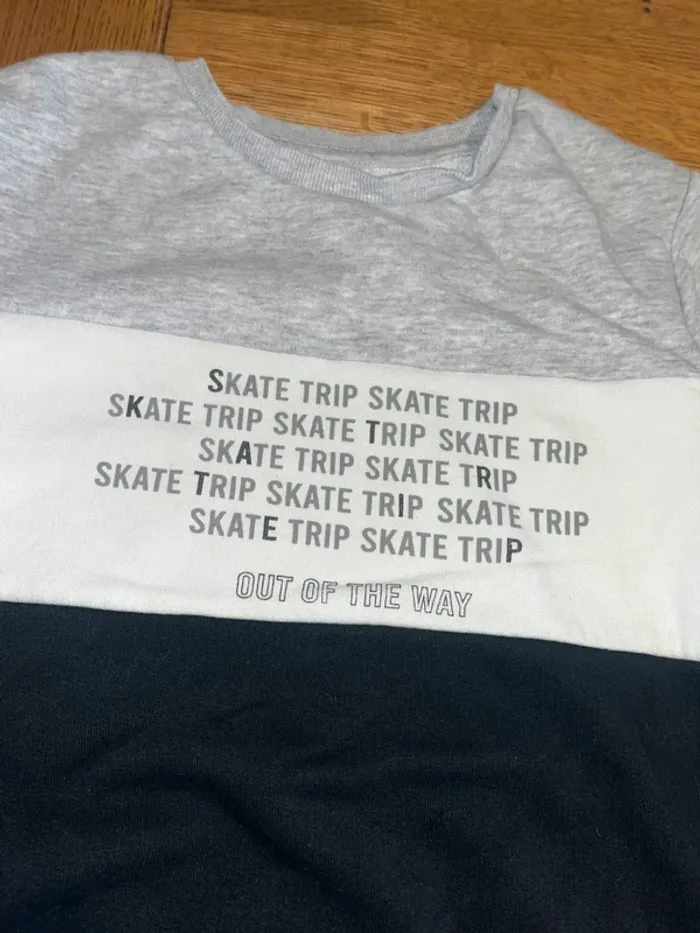 Pull Kiabi 10 ans - photo numéro 2