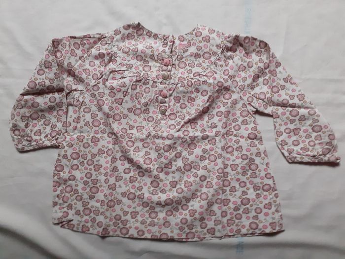 Blouse blanche à fleurs - photo numéro 2