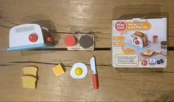 Set grille pain pop Up 10 pièces en bois complet Play tive dans son carton d’origine