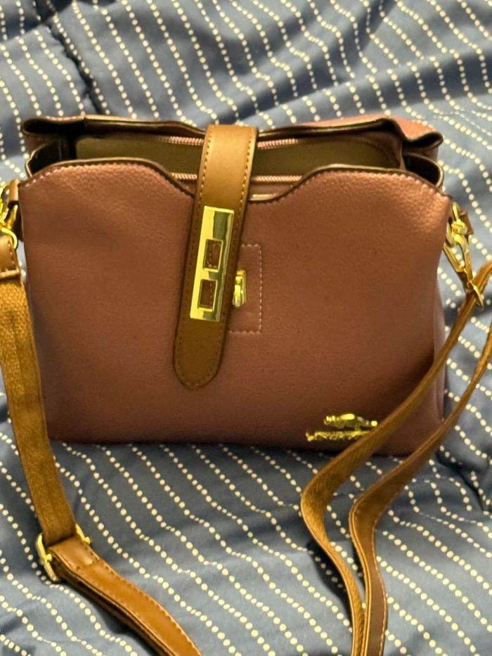 Beau  sac en cuir de vachette - photo numéro 2