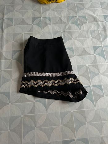 Short femme 42 / XL - B&K style - en très bon état