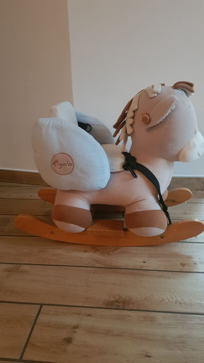 Cheval à bascule ( bien lire l annonce ) - photo numéro 2