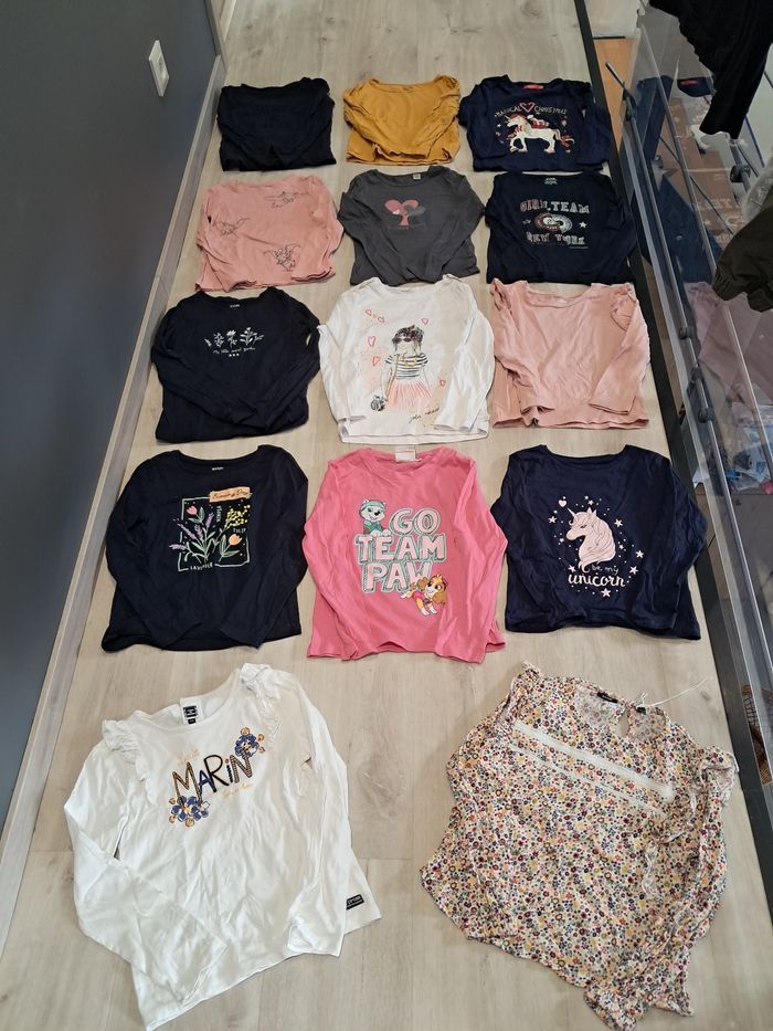 Lot de t shirts manches longues fille 6ans neufs