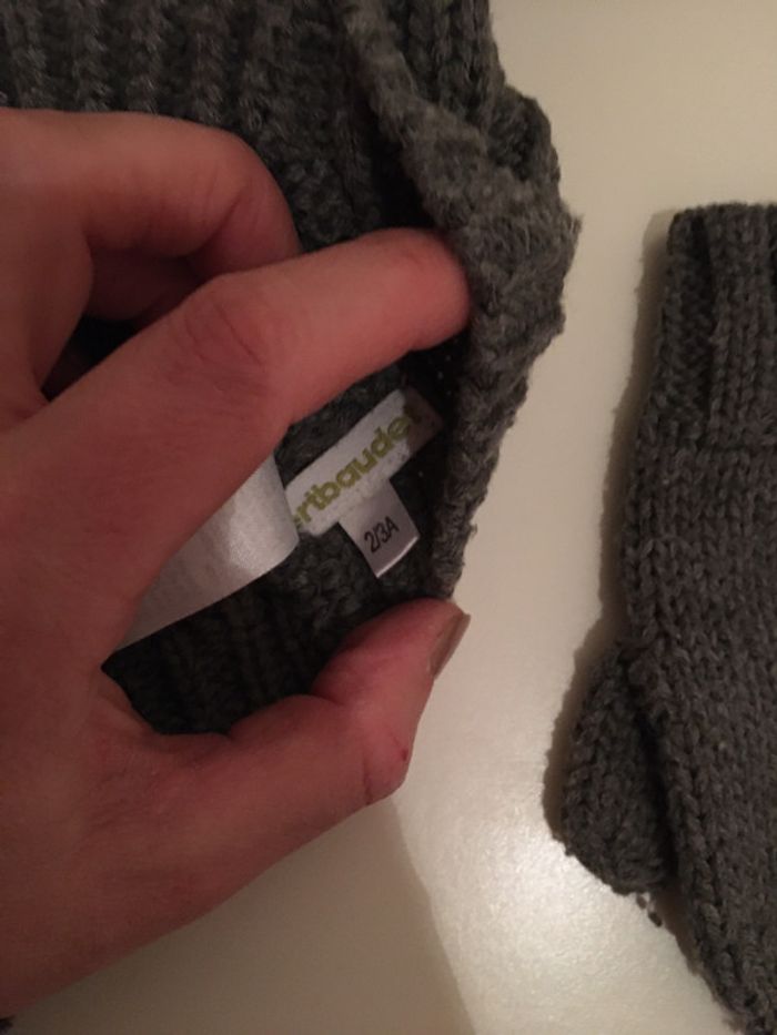 Lot bonnet avec visière moufles et gants Vertbaudet taille 2/3 ans - photo numéro 4