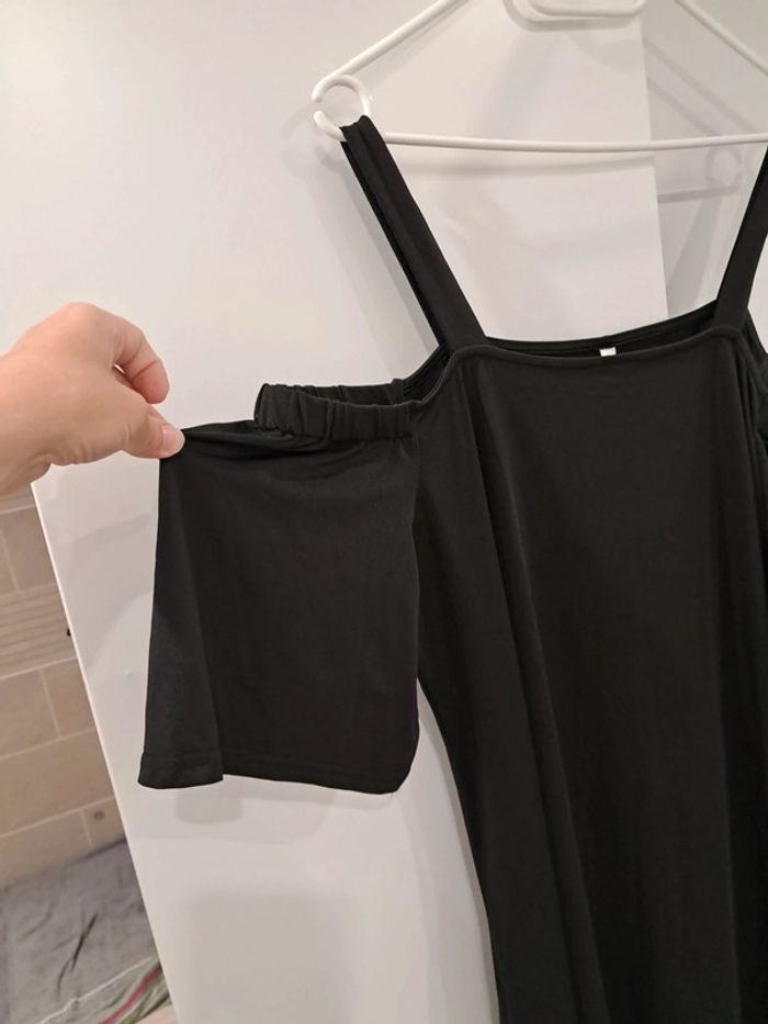 Robe v - photo numéro 2