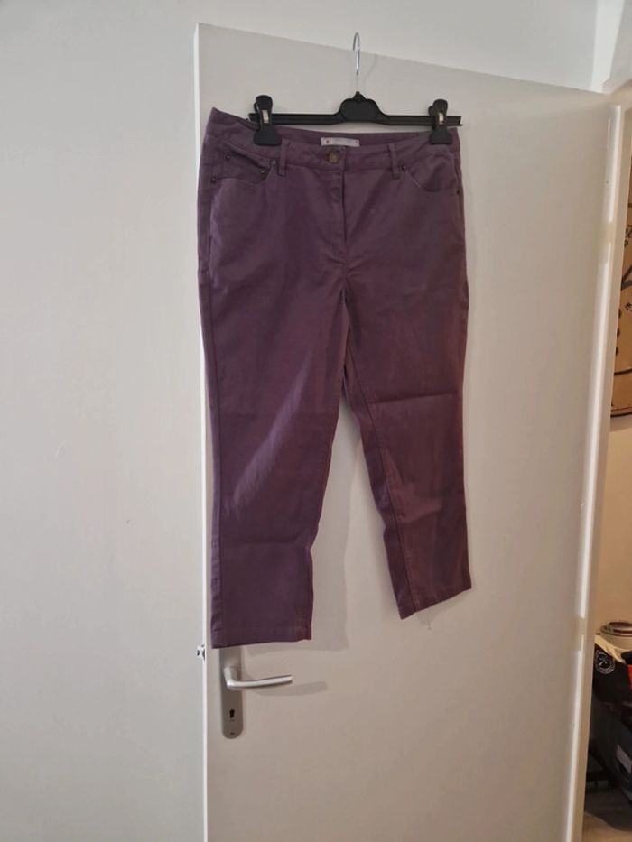Pantacourt femme violet été Taille 40 TBE blanche porte