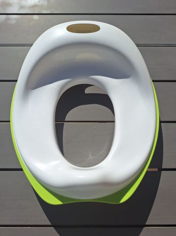 Réducteur de toilettes bébé