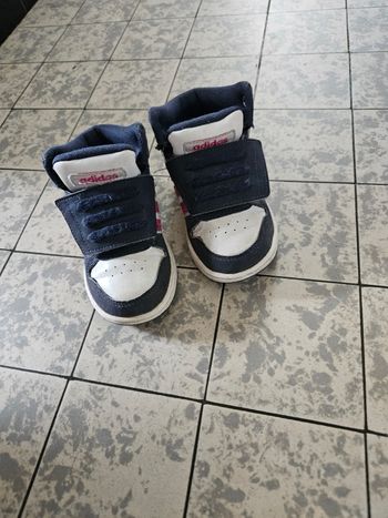 Basket fille taille 22
