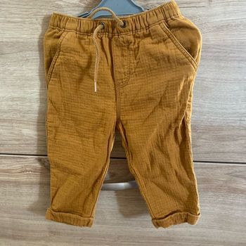 Pantalon souple neuf. 9 mois