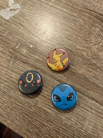 Lot pins Pokémon