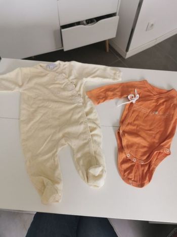 Lot 1 pyjama + 1 body (+ pyjama offert)