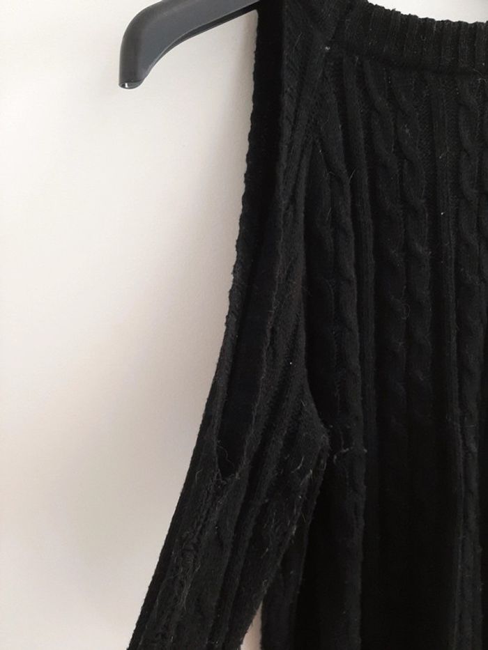 Pull épaule dénudé - photo numéro 2
