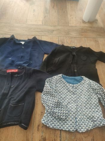 Lot 4 vestes 3 mois
