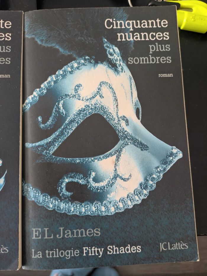 Les 3 livres 50 nuances de grey - photo numéro 3