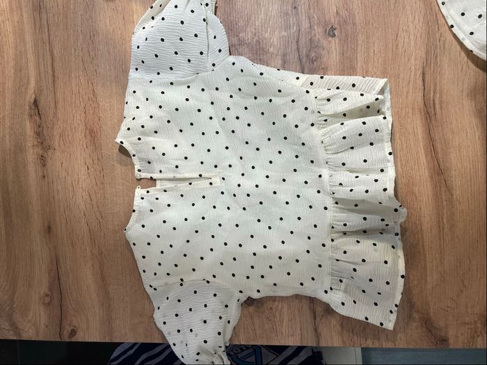 Ensemble t-shirt + jupe blanche à point noir H&M 110cm - photo numéro 3