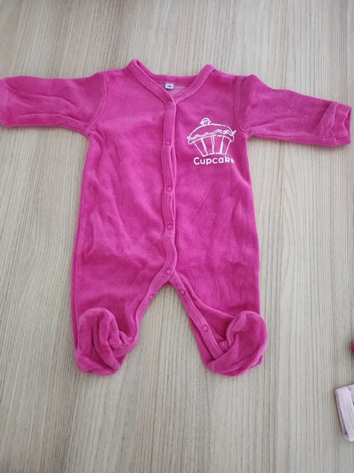 Lot 8 pyjamas 1 mois - photo numéro 4