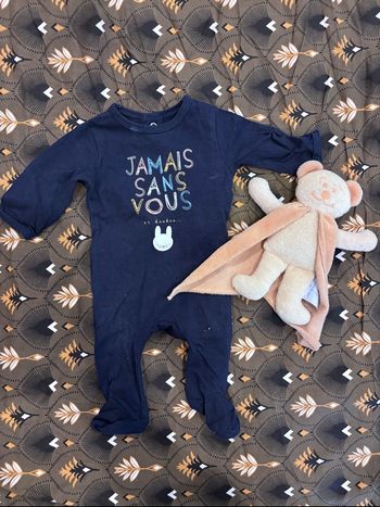 Pyjama jamais sans mon doudou 