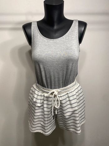 Combi short grise et blanche femme M neuve étiquetée Kilky