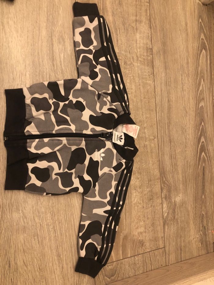Ensemble adidas 3/6 mois - photo numéro 3