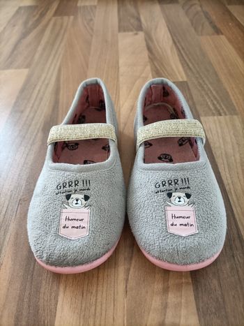 Chaussons gris et rose 26
