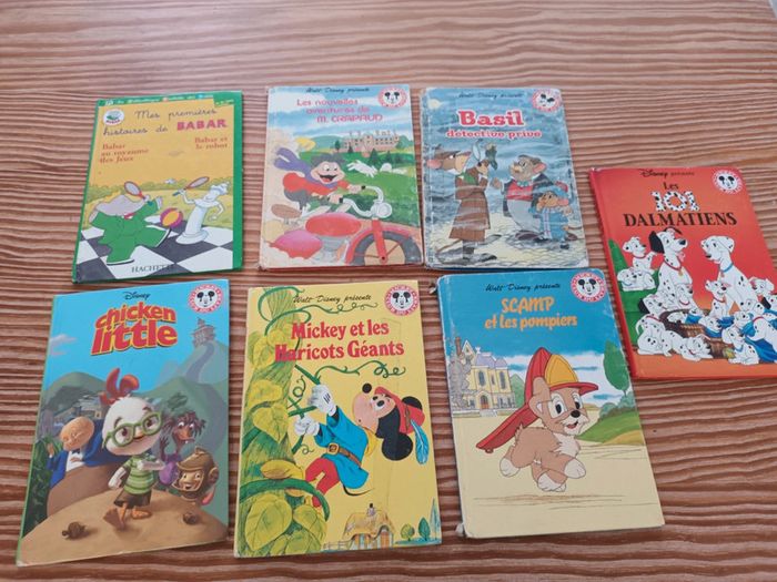 lot livres Disney et 1 Babar