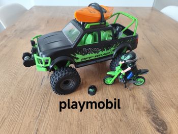 Playmobi voiture l 4x4 et moto