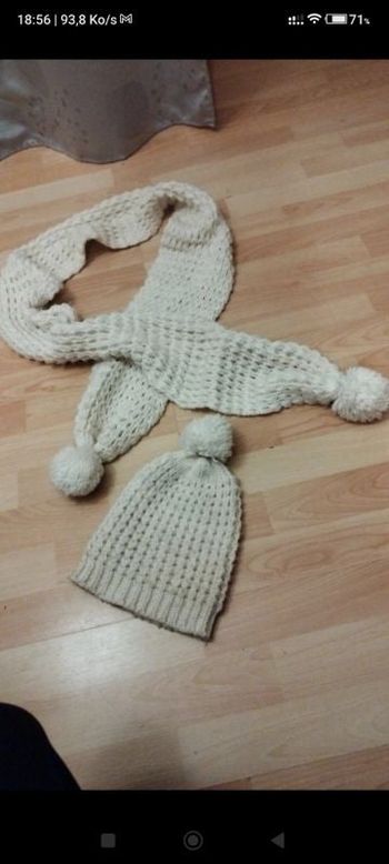 Écharpe et son bonnet