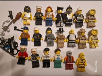 Lot de minifigs lego