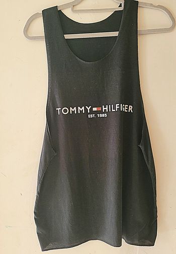 Top tommy hilfinger noir